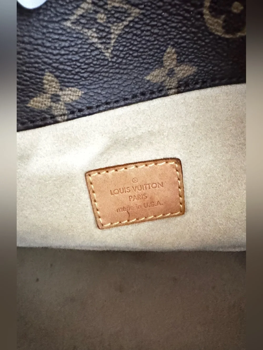 Louis Vuitton Authentic Artsy Hobo Bag MM Brown Monogram Canvas